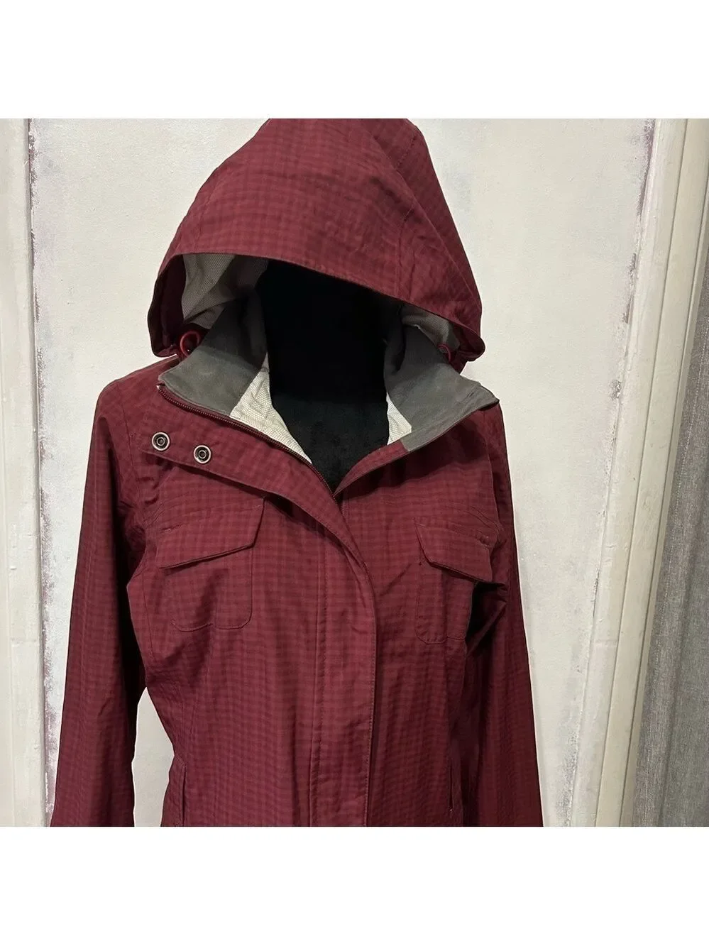 Outdoor Research Women’s Trench Raincoat Hood Pockets Nylon SML Burgundy No Belt